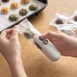 Small 2-in-1 Rechargeable Magnetic Snack Sealer Household Mini Sealing Machine(Green)